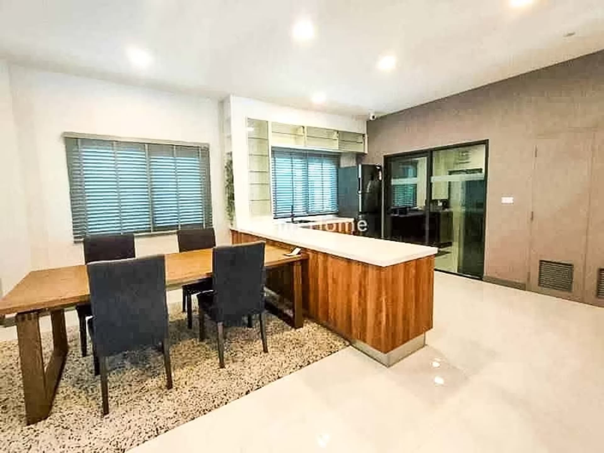 4 Bedroom House - Image 9
