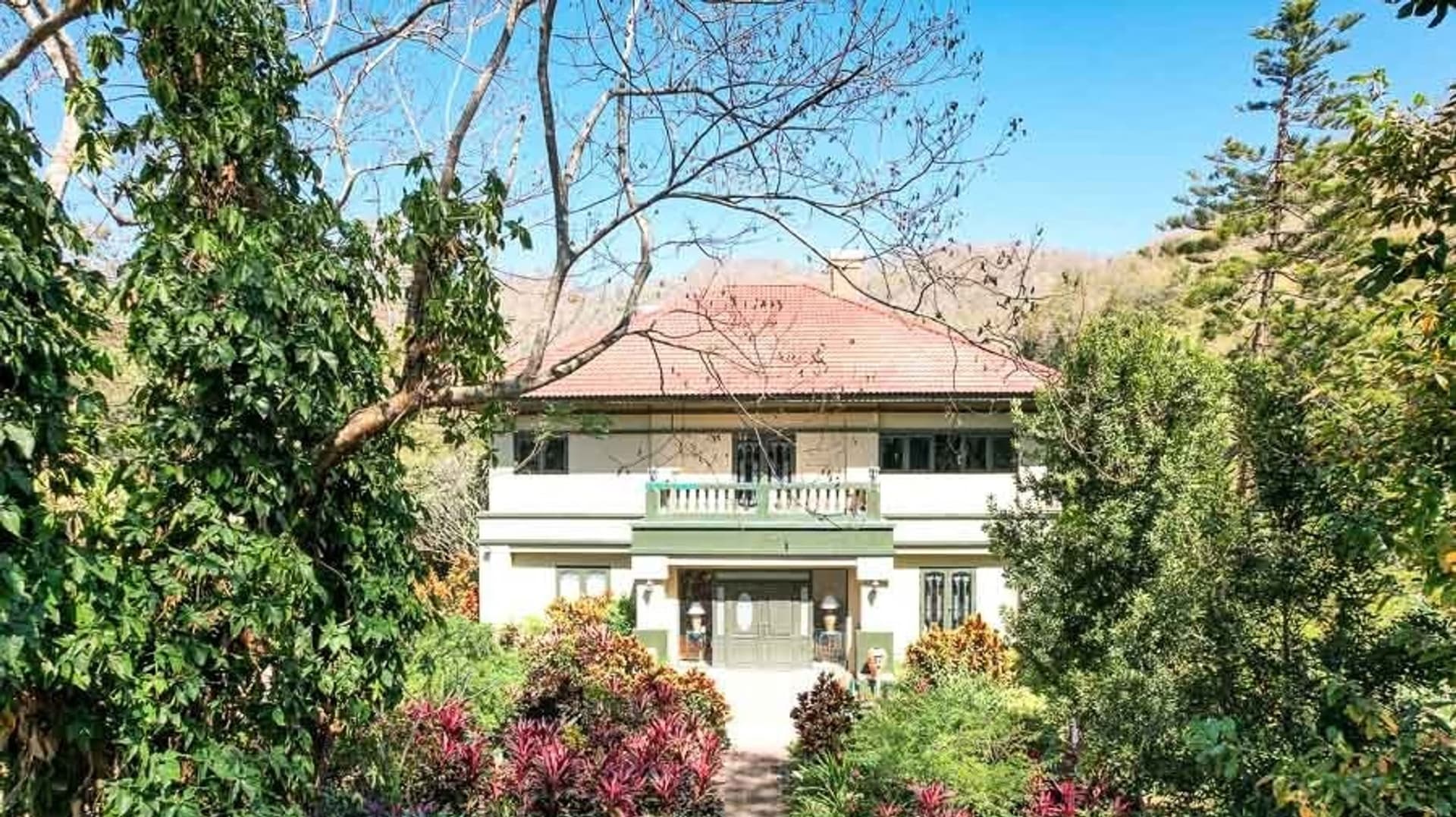 4 Bedroom House - Image 6