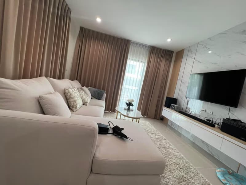 4 Bed House for Rent in San Kamphaeng