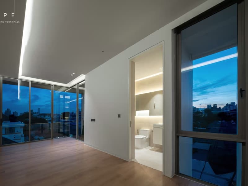 4 Bed House for Sale in Watthana