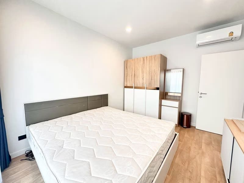 4 Bed House for Rent in Bang Kapi