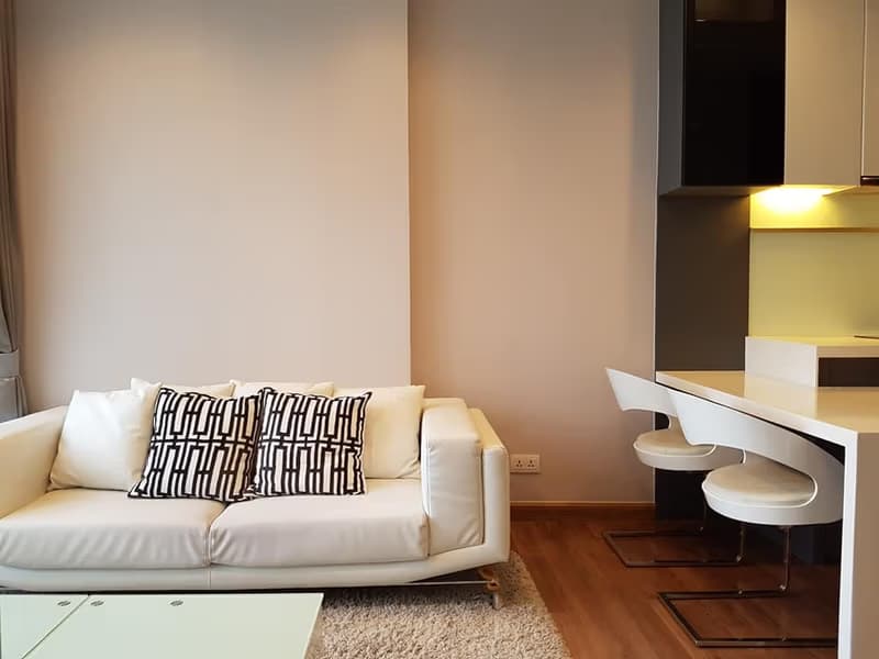 1 Bed Condo for Rent and Sale  Near Thailand Cultural Centre MRT