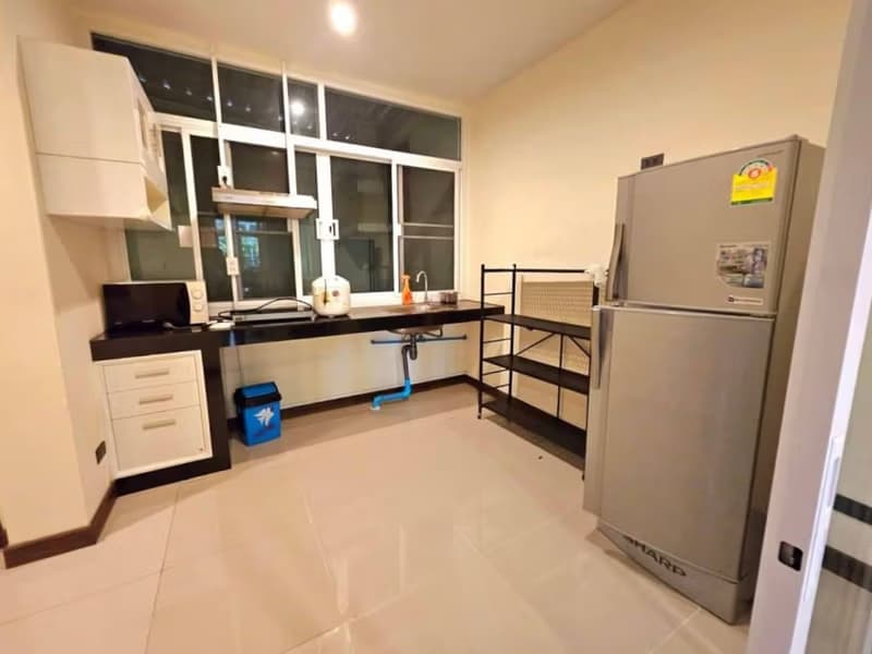 2 Bed Townhouse for Rent in Mueang Chiang Mai District