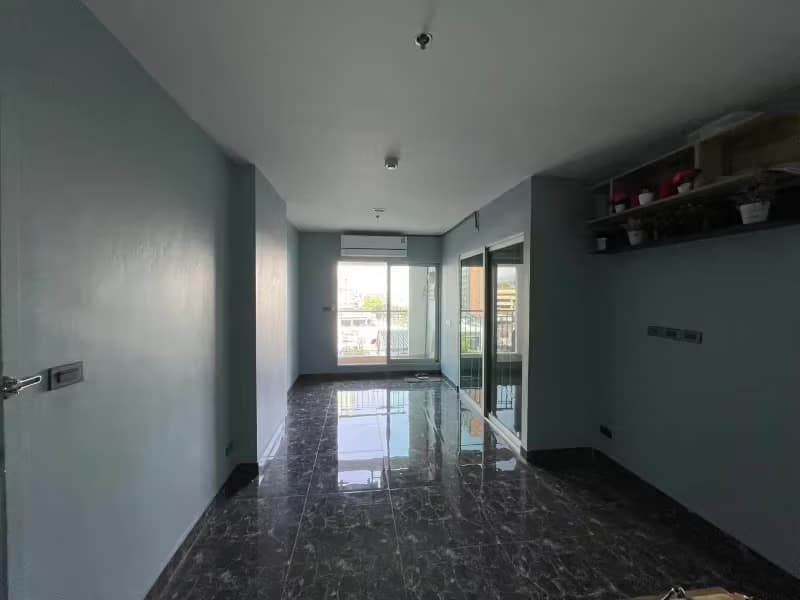 1 Bedroom Condo
