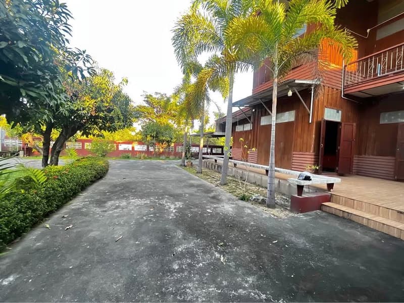 8 Bed House for Rent in Mueang Chiang Mai