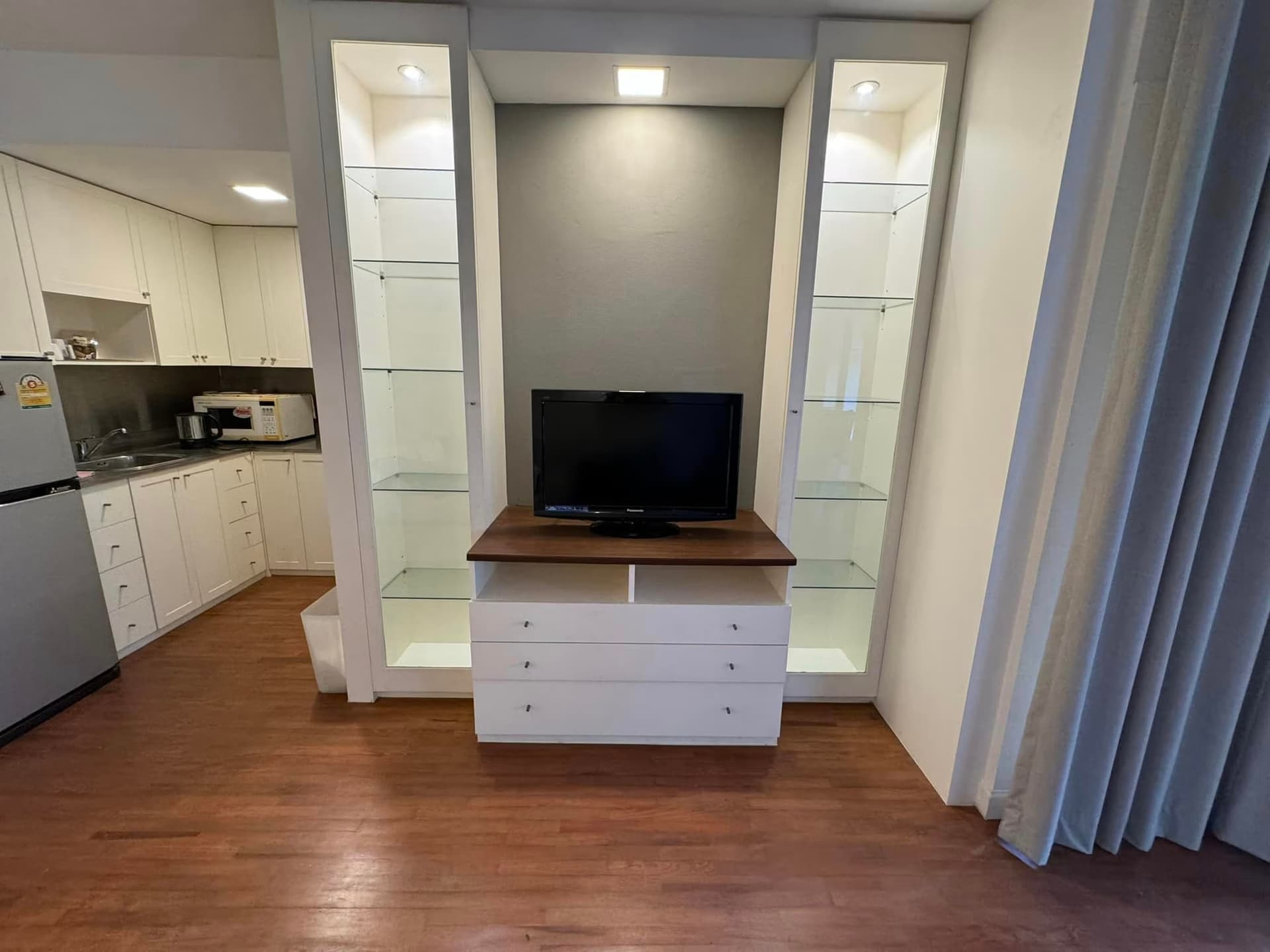 2 Bed Condo for Sale in Dusit - Image 2