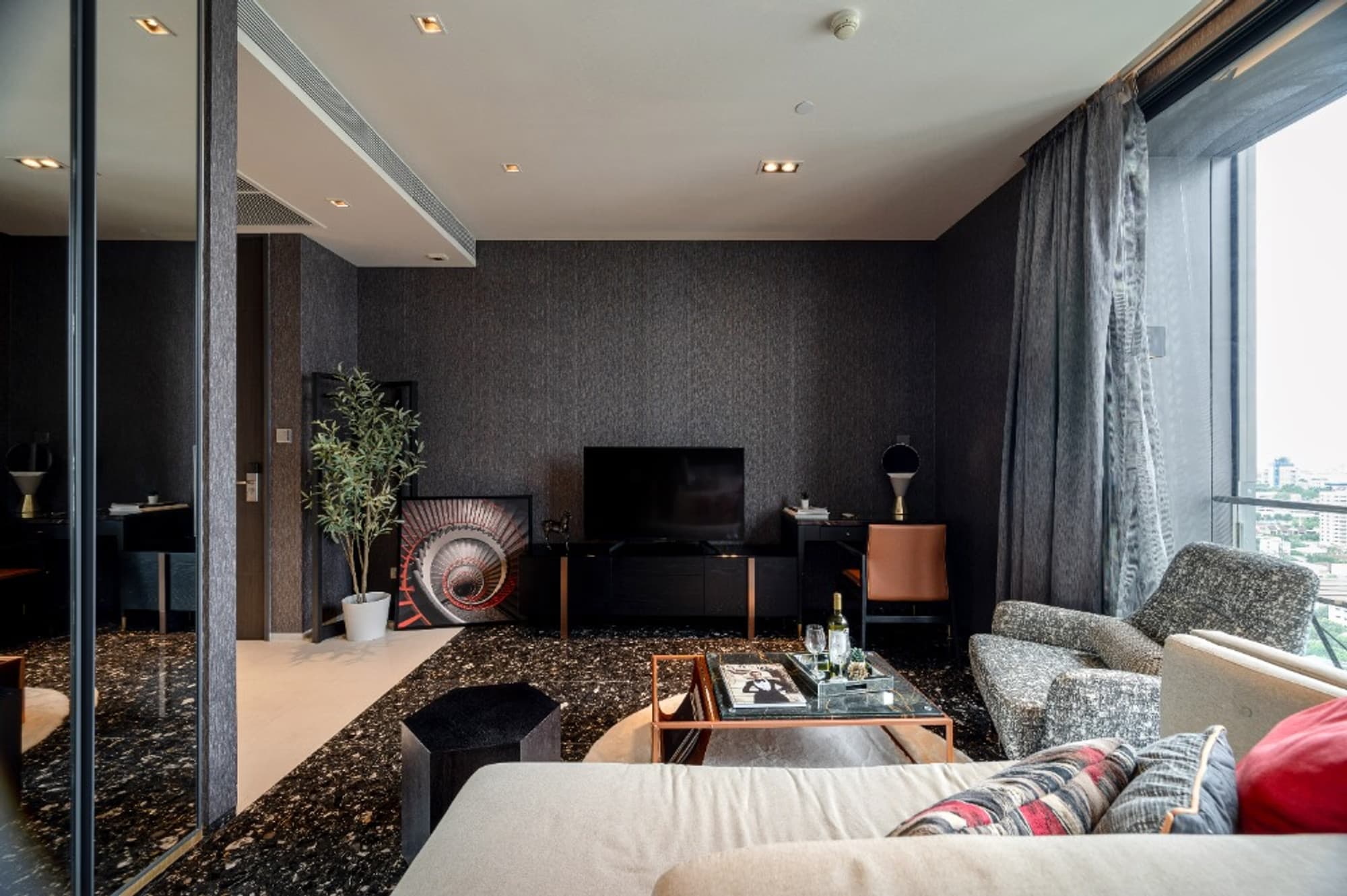 1 ห้องนอน Condo สำหรับ ขาย ใน คลองเตย - Image 1