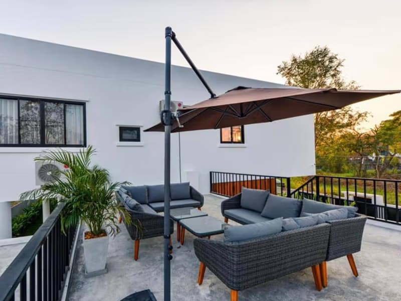 6 Bedroom House
