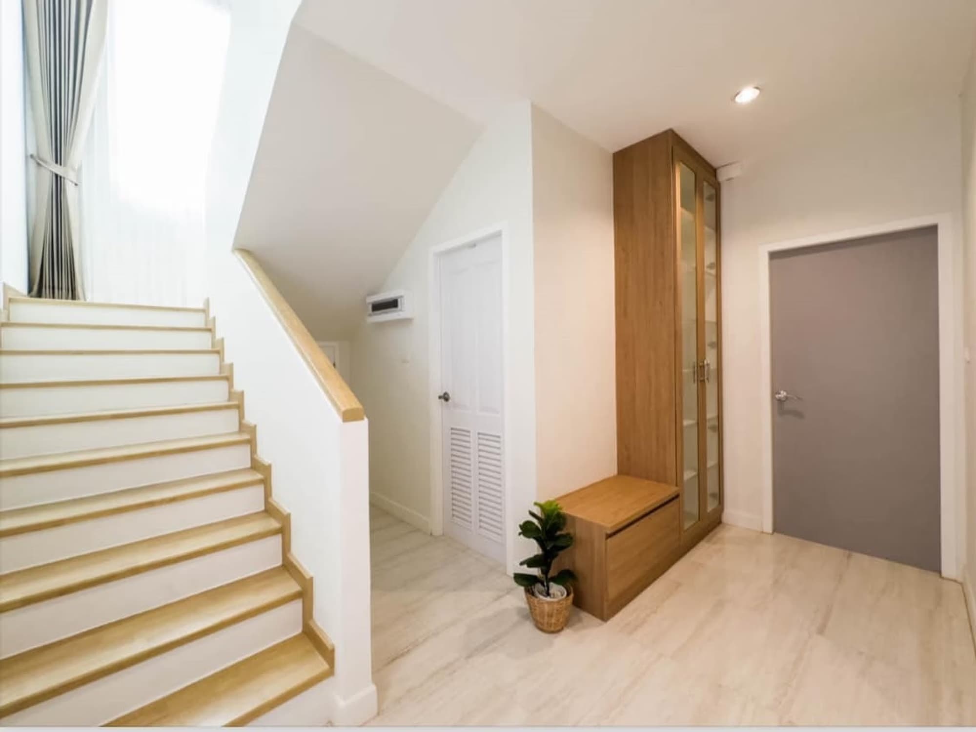 4 Bed House for Sale in undefined - Image 5