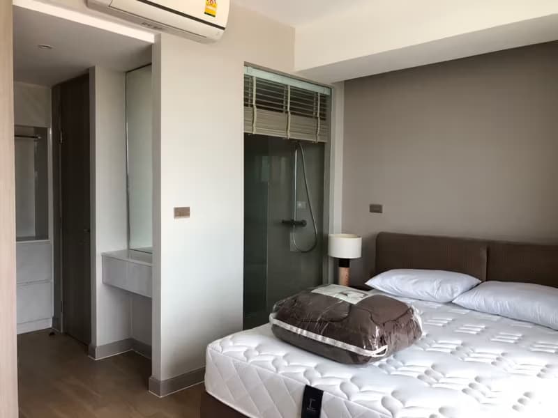1 Bedroom Condo