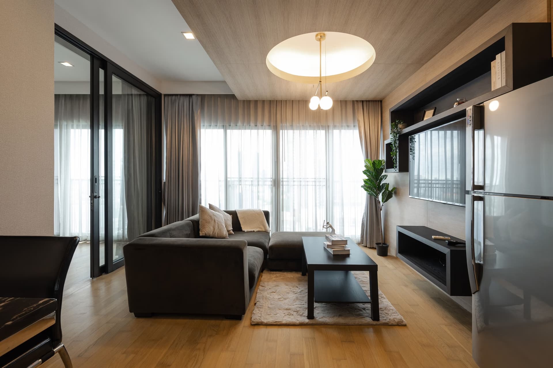 Condo for Sale at Noble Reveal - Image 18
