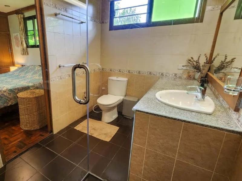 5 Bed House for Rent in Doi Saket District