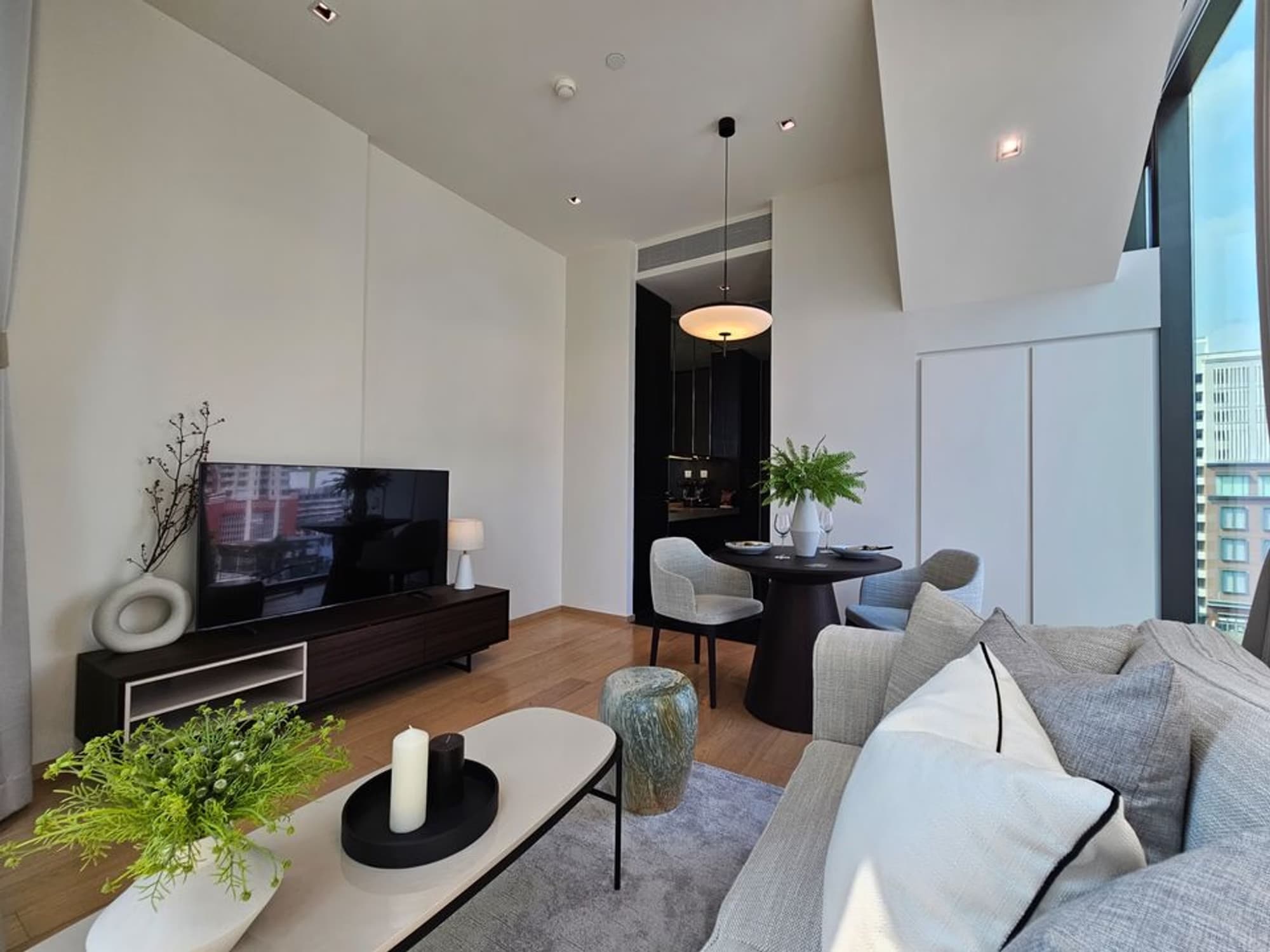 Condo for Rent at 28 Chidlom by SC Asset - Image 10