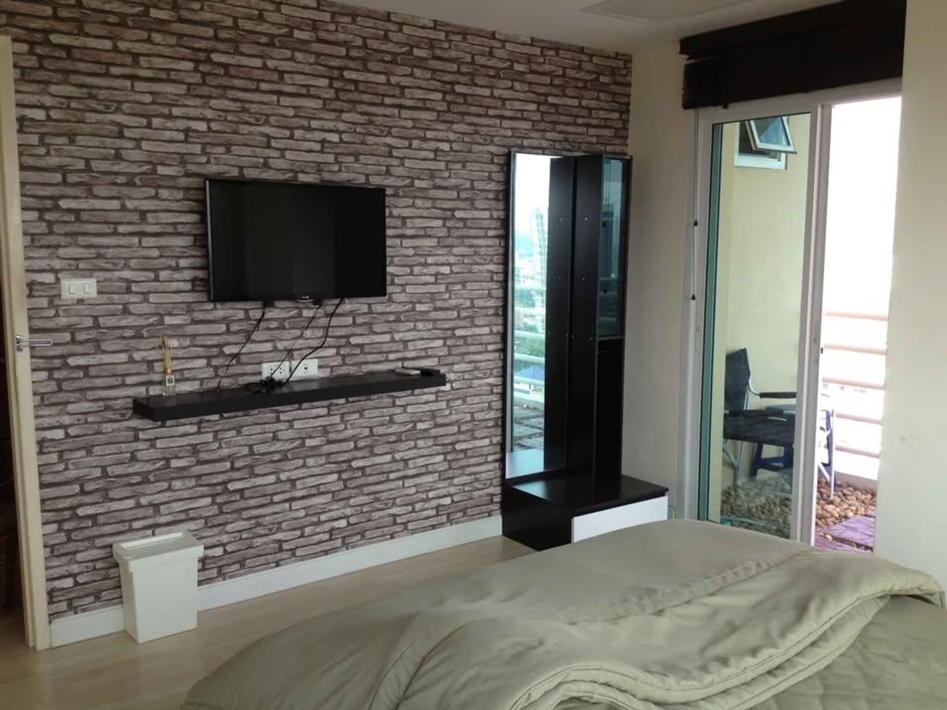 1 ห้องนอน คอนโด สำหรับ ขาย ใน Huai Khwang - Image 8