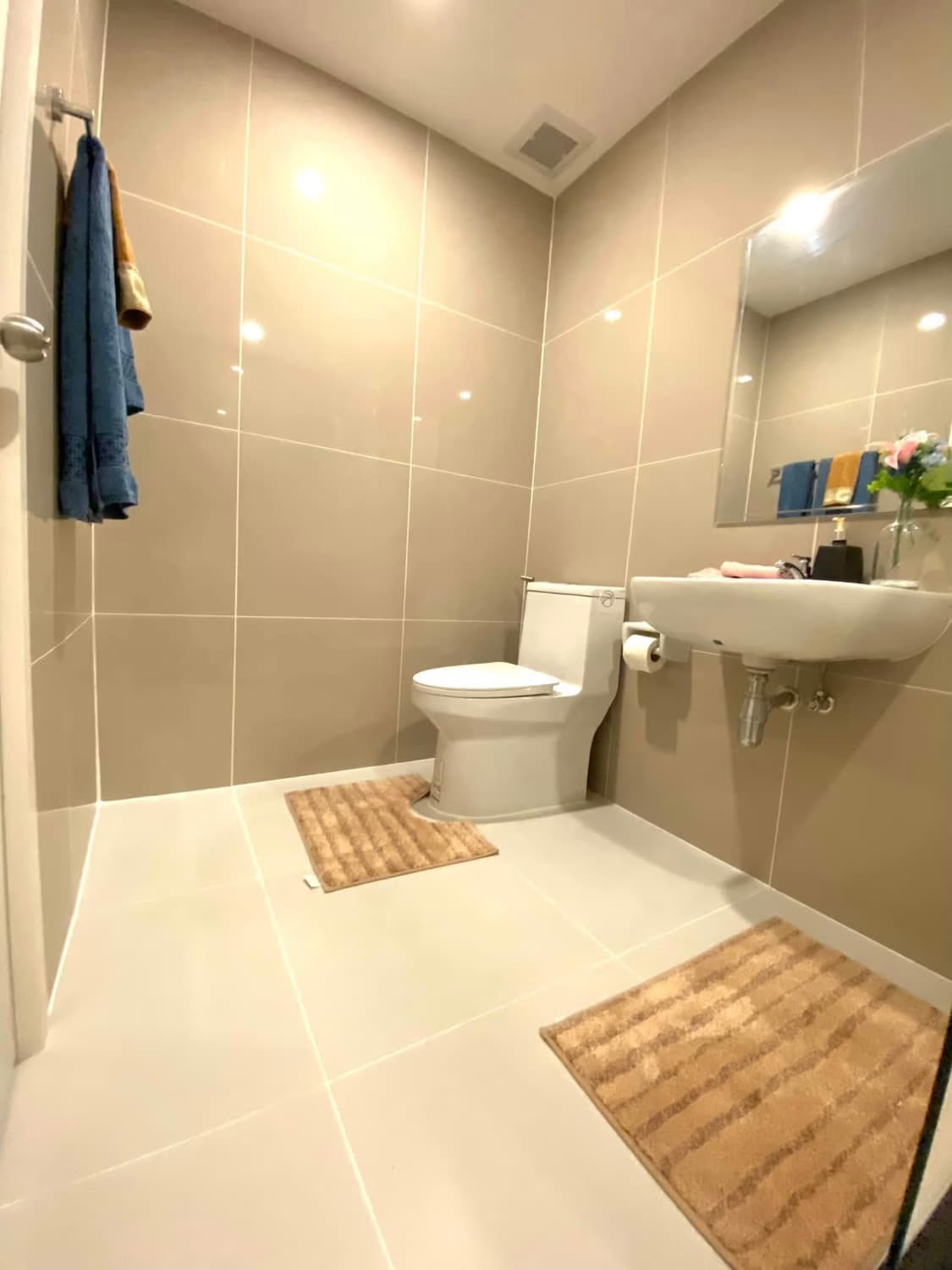 3 Bed Townhouse for Rent and Sale in Bang Kapi - Image 5