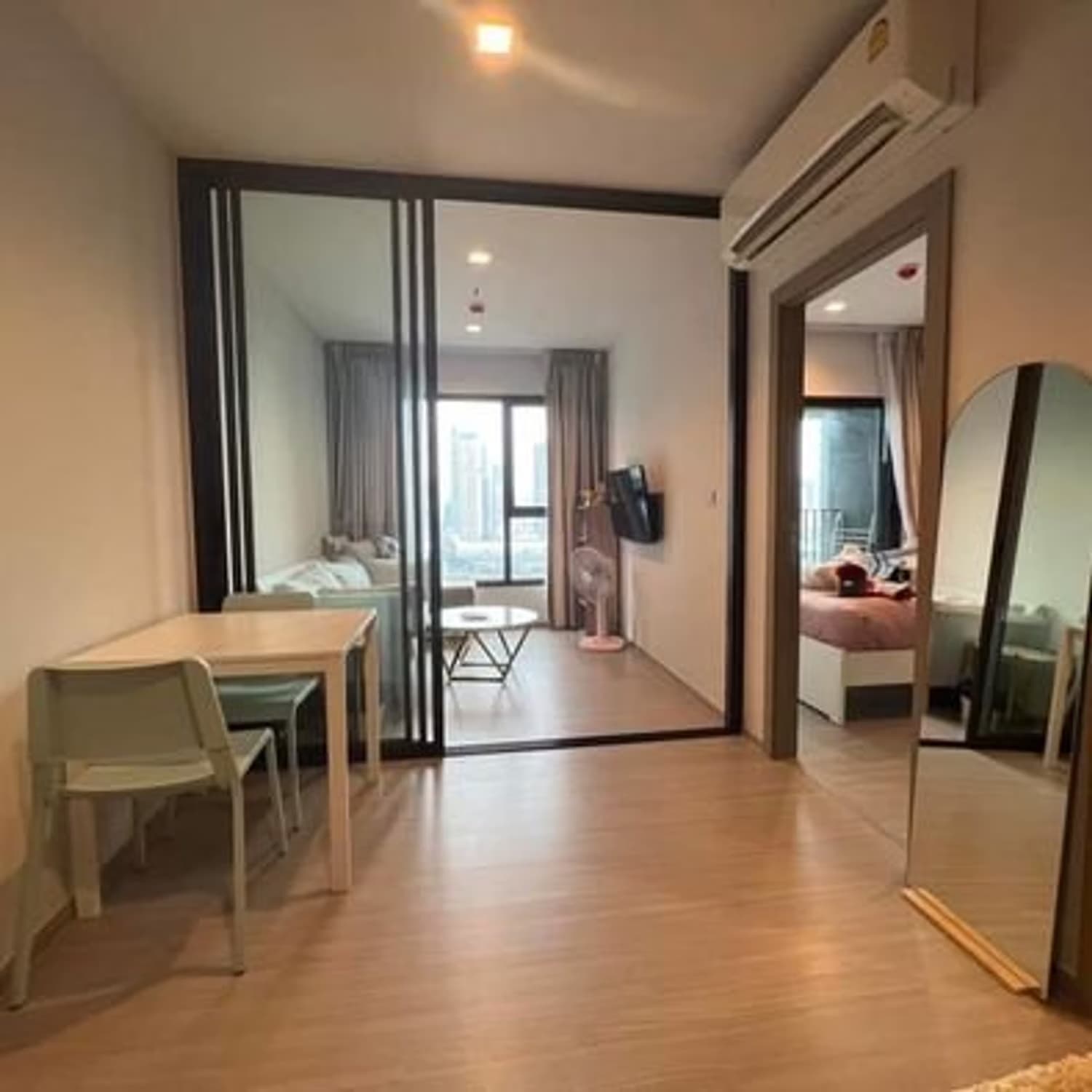 1 Bed Condo for Sale  Near Phra Ram 9 MRT - Image 1