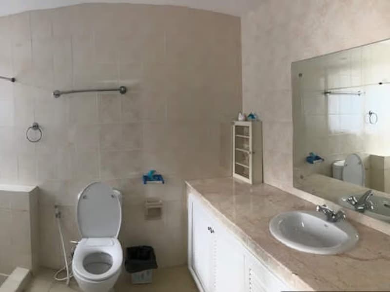 3 Bed Condo for Sale  Near Asok BTS