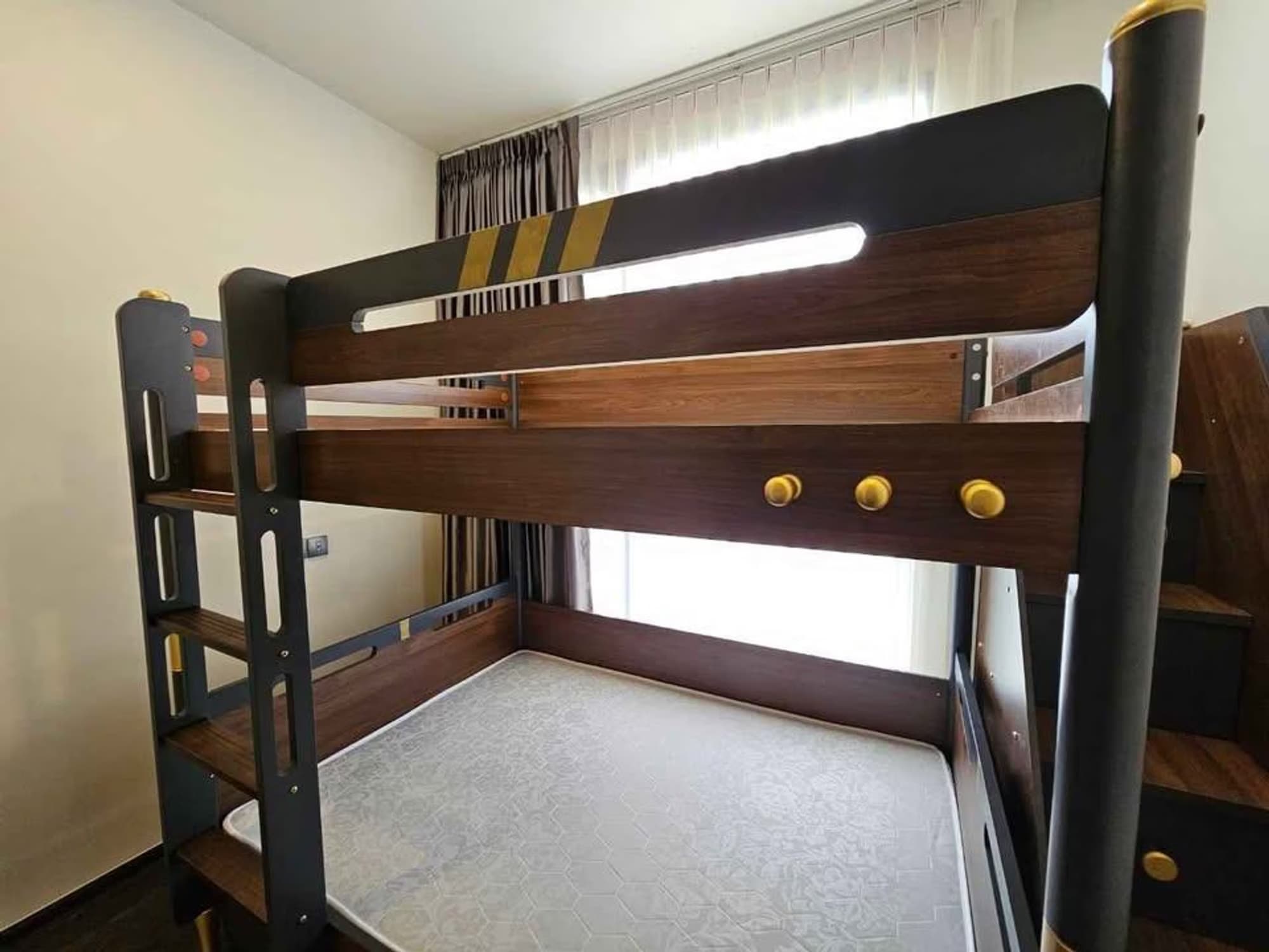 2 Bed Condo for Rent in Watthana - Image 11