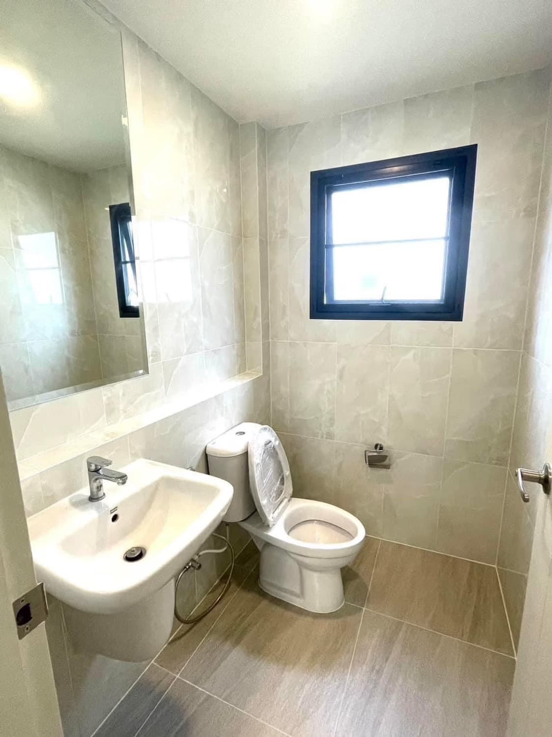 3 Bed House for Rent in Bang Phli - Image 9