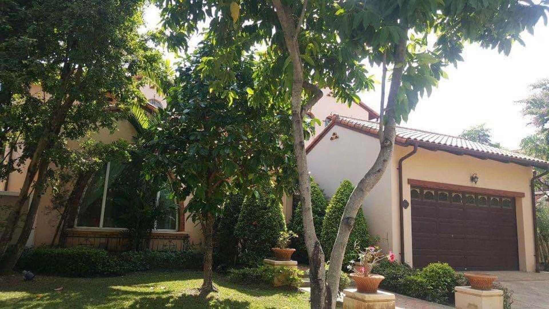 5 Bedroom House - Image 8