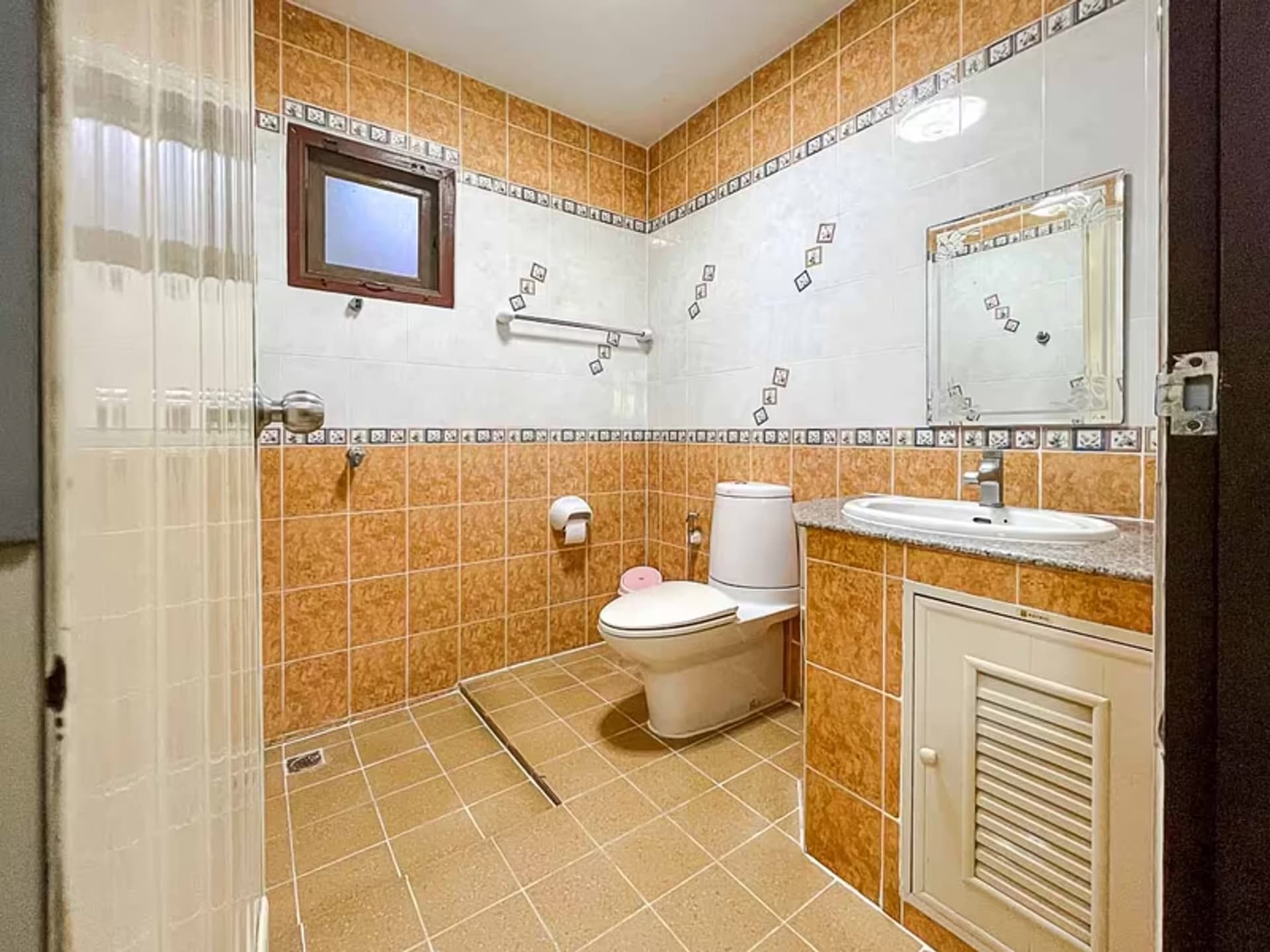 3 Bedroom House - Image 7