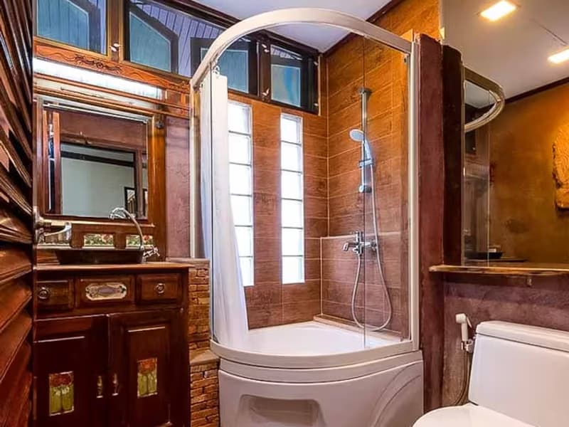 4 Bedroom House for Rent in Bang Na