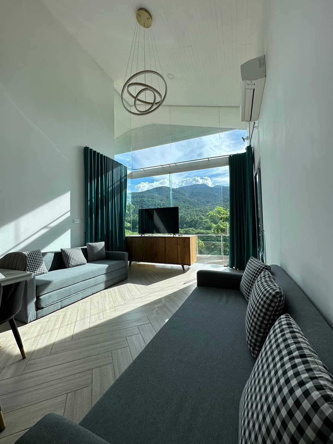 5 Bed House for Rent in Mae Rim - Image 3