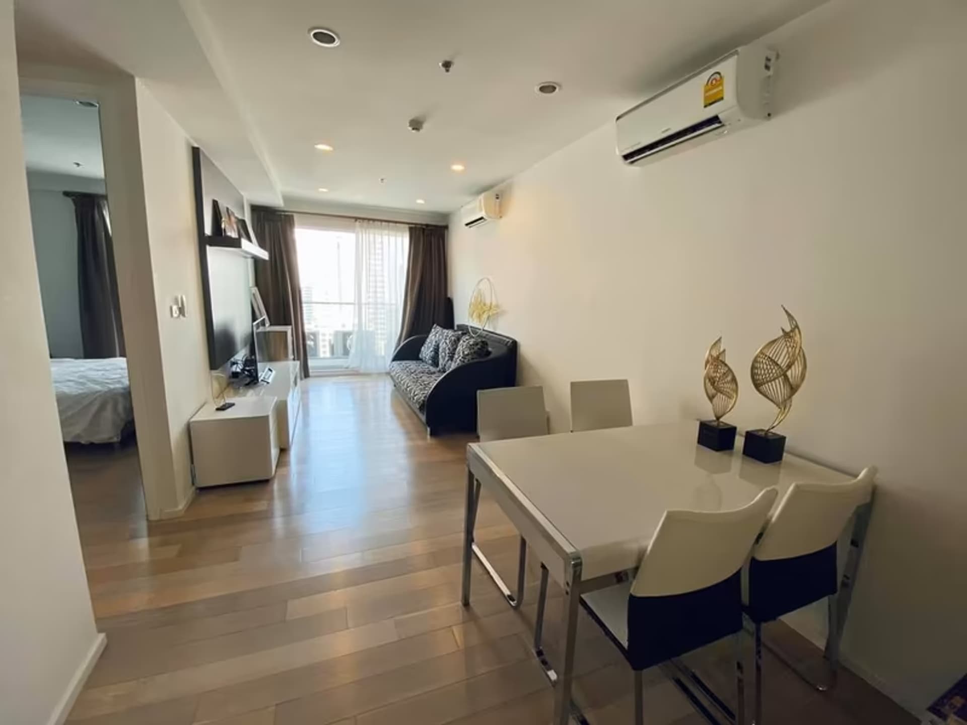 1 Bedroom Condo - Image 8