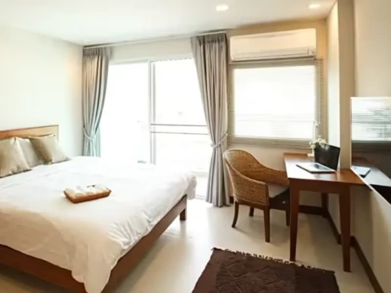 1 Bedroom Condo