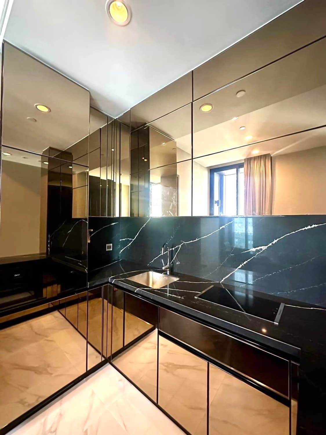 1 Bed Condo for Rent in Khlong Toei - Image 9