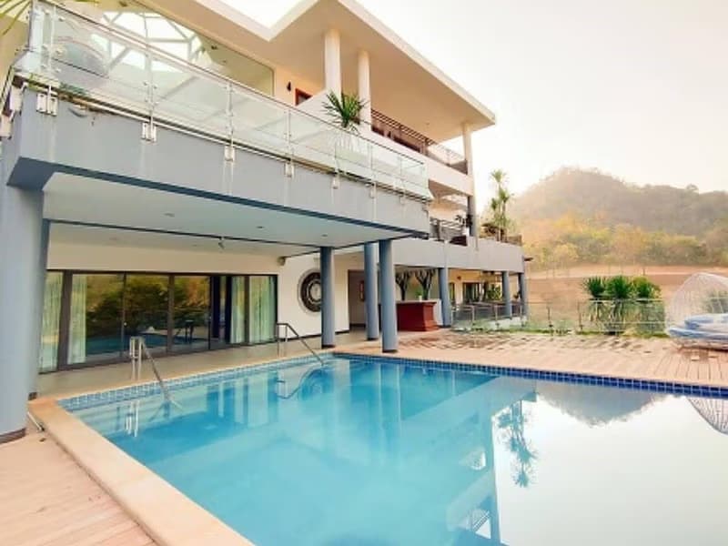 6 Bed House for Rent in Hang Dong District