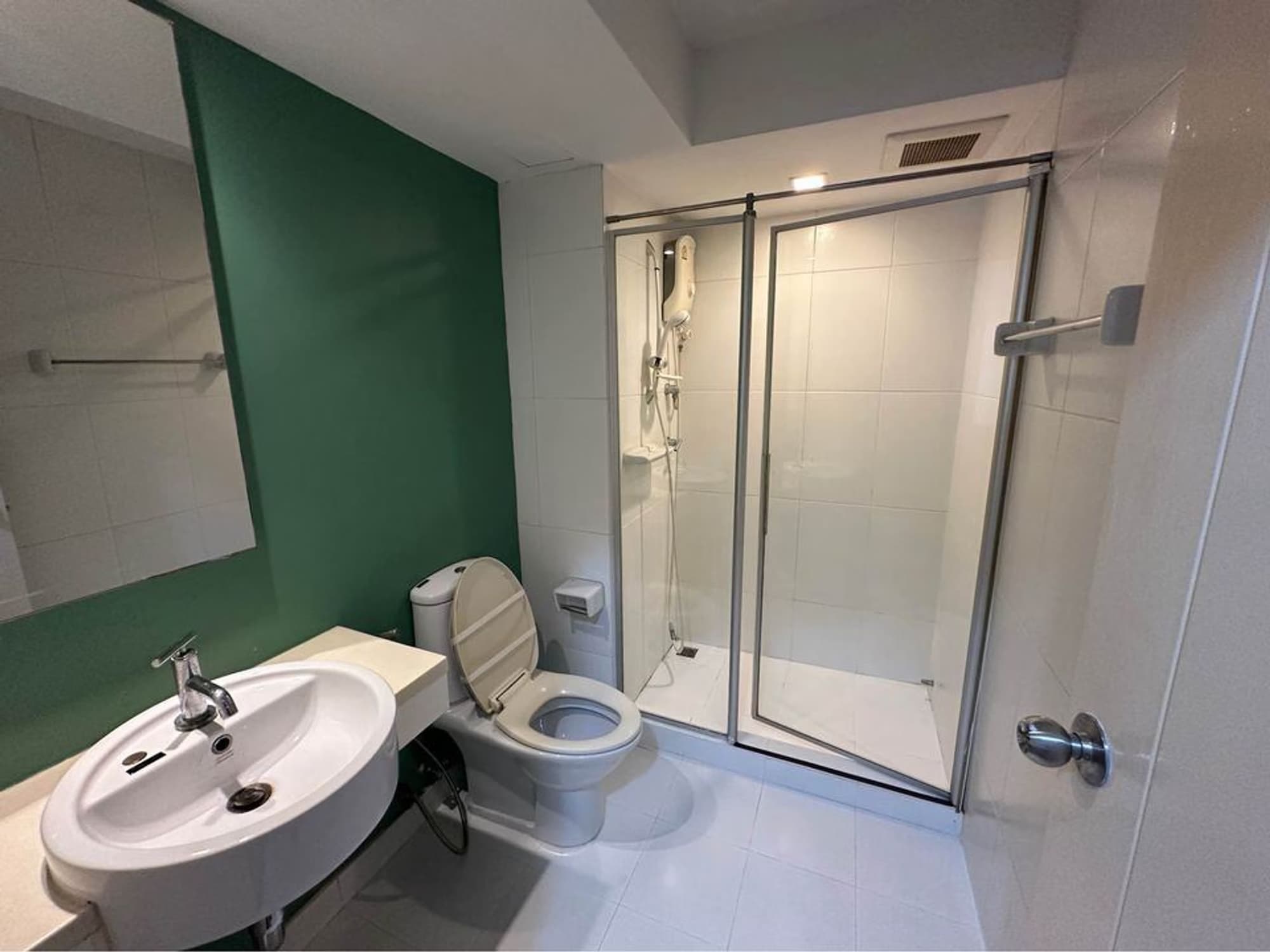 2 Bed Condo for Rent in Phra Khanong - Image 6