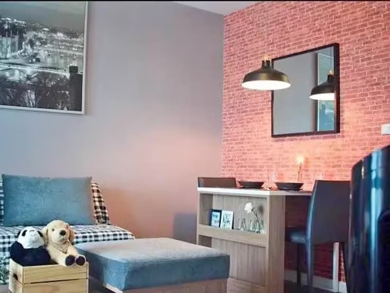 1 Bedroom Condo