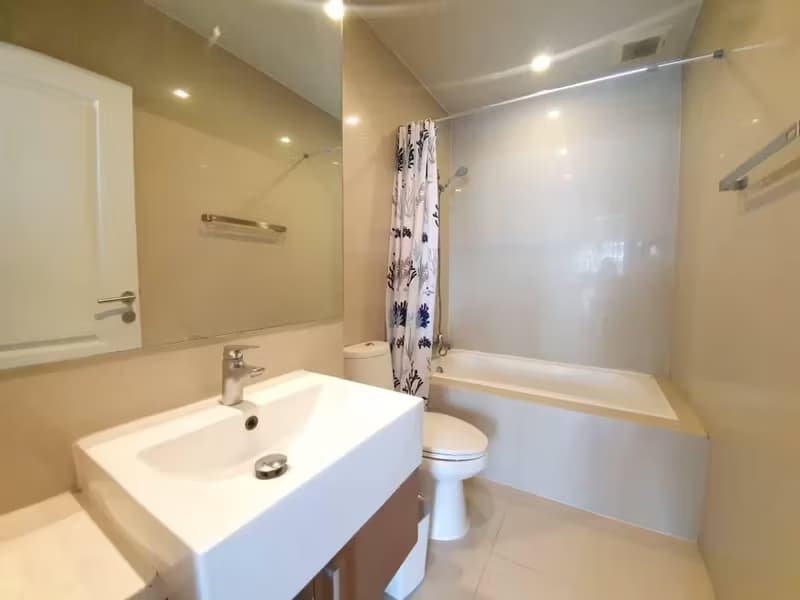 Condo for Rent at Noble Refine