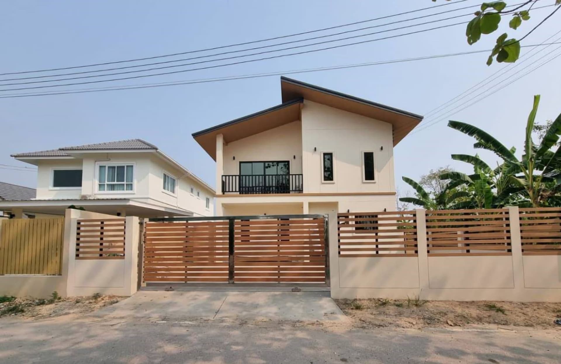 4 Bed House for Sale in Mueang Chiang Mai District - Image 1