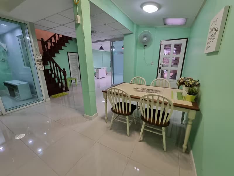 Townhouse for Rent in Phra Khanong near Punnawithi BTS