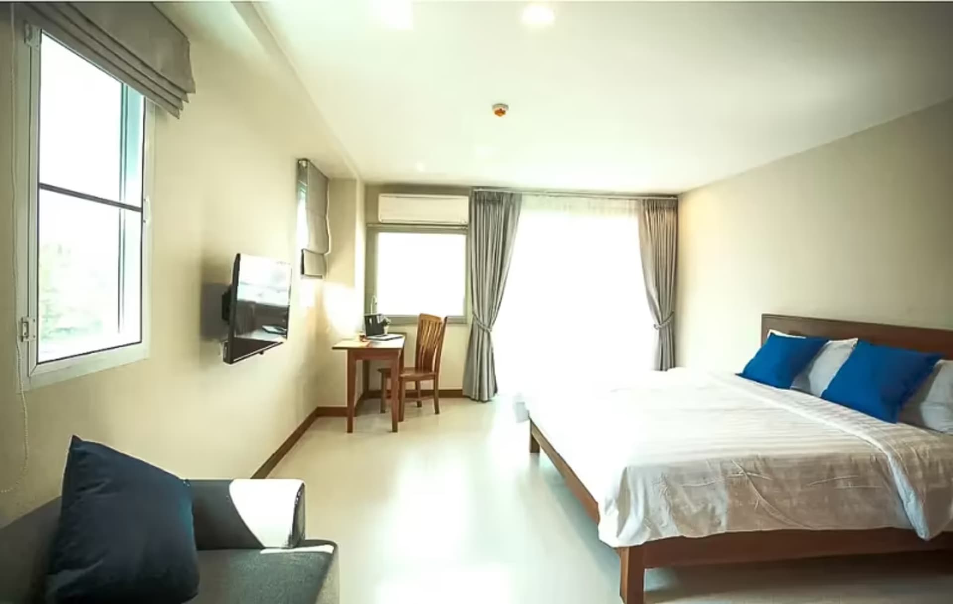 1 Bedroom Condo - Image 4