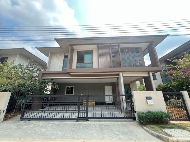 House for Rent in Hua Mak Bang Kapi.