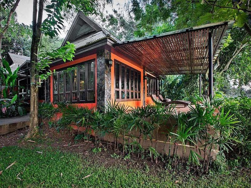 20 Bed House for Rent and Sale in Saraphi