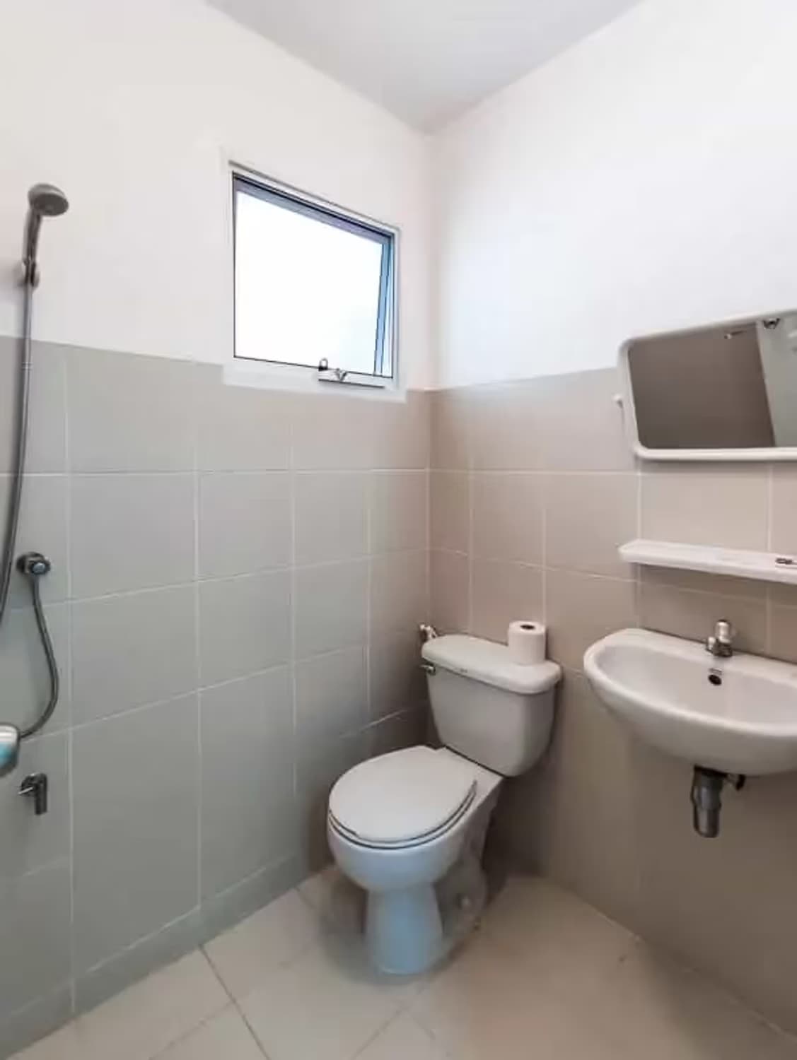 3 Bedroom House - Image 12