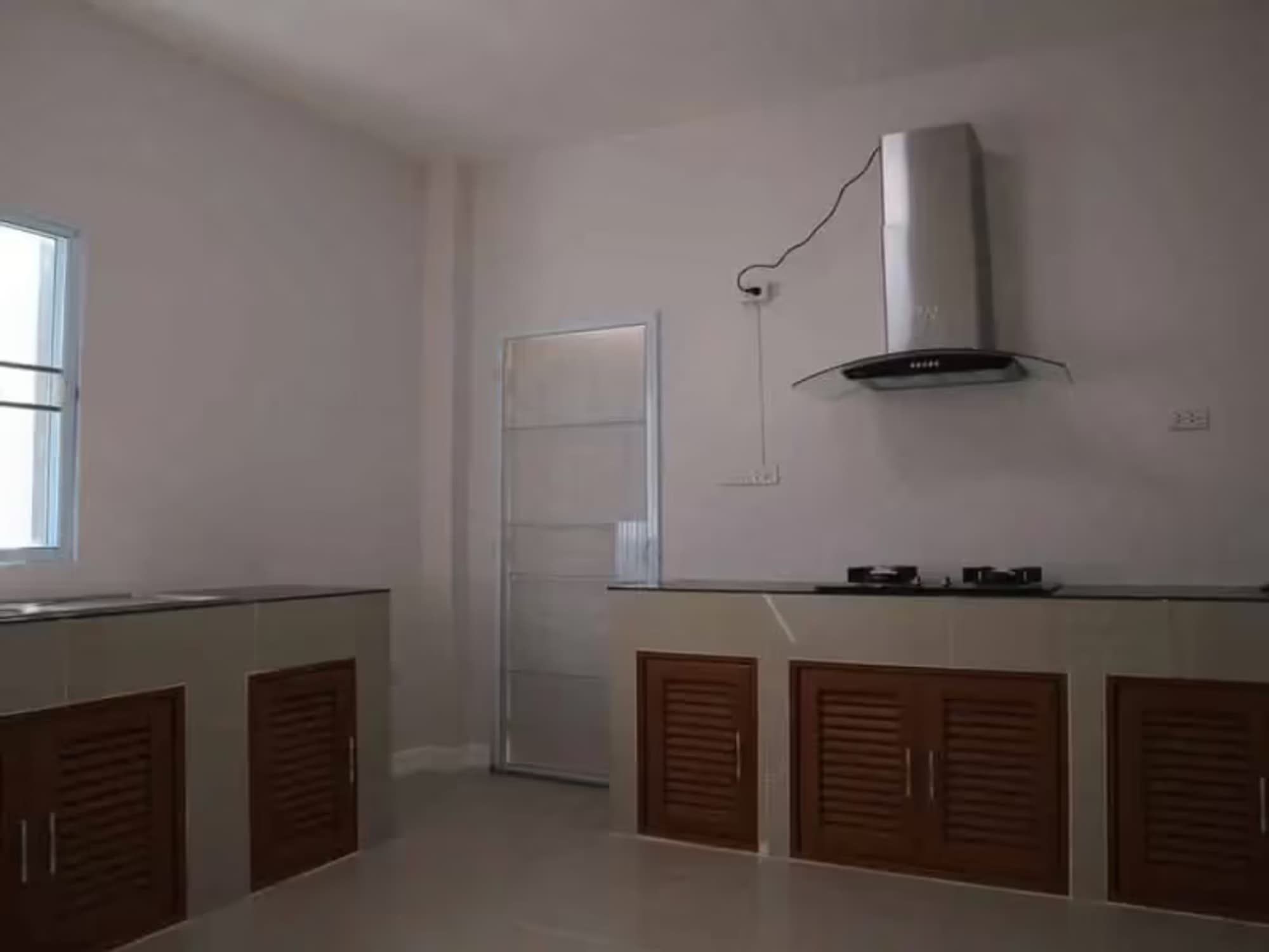 4 Bedroom House - Image 5
