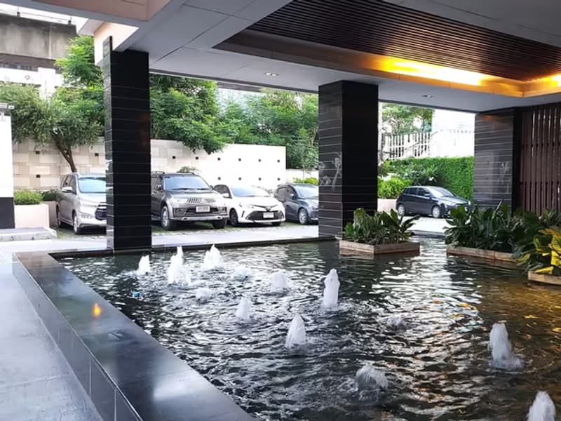 Life @ Sukhumvit 65