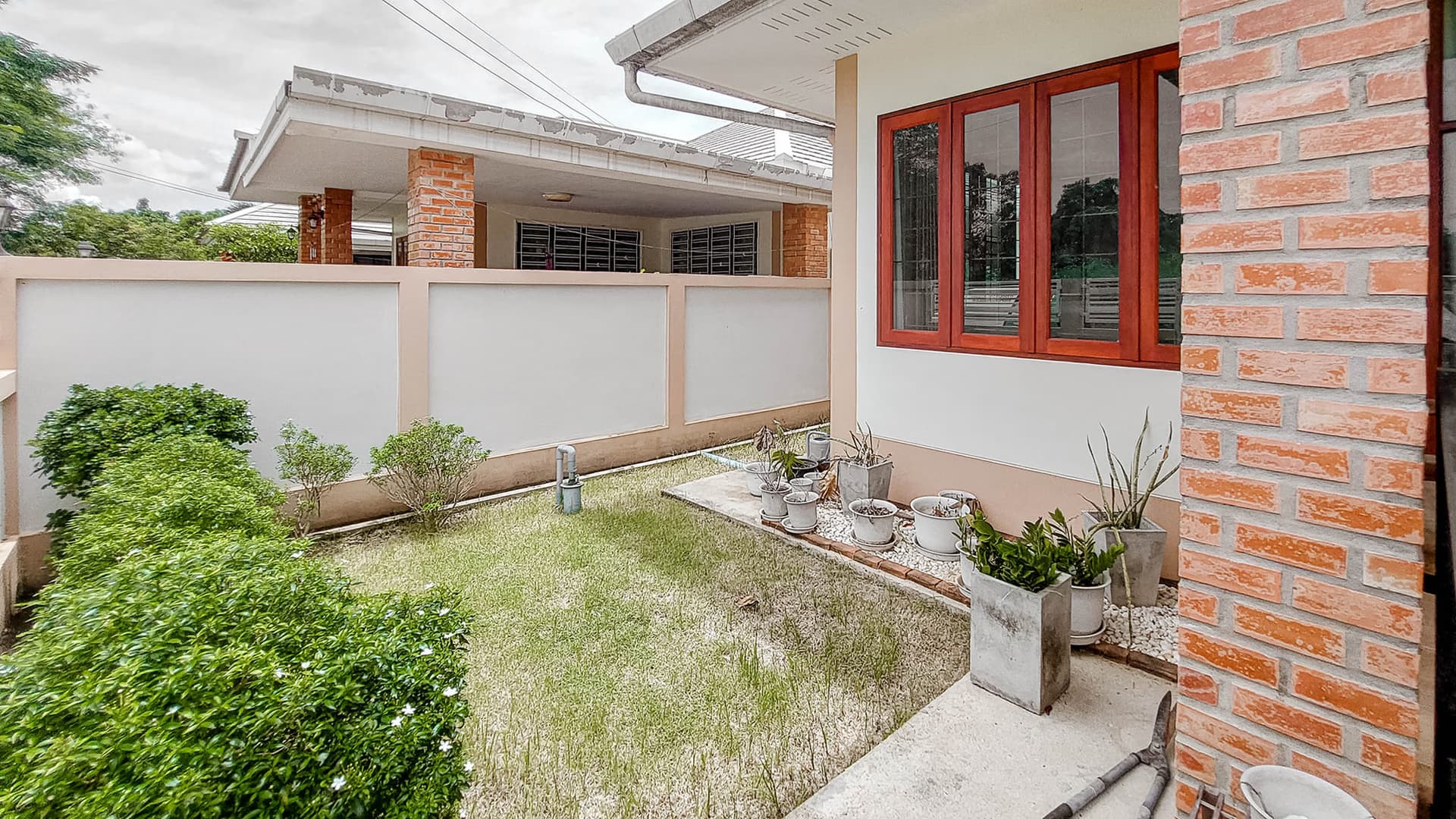 3 Bed House for Rent in Hang Dong - Image 10
