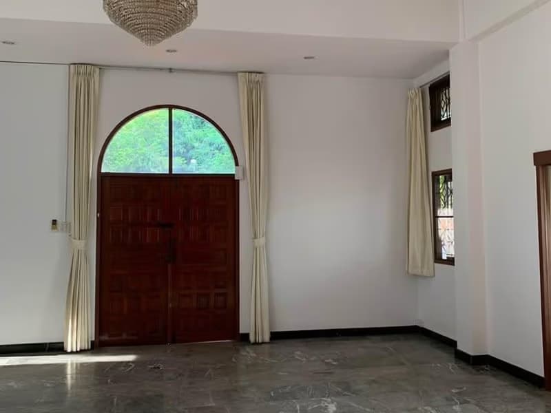2 Bed House for Rent in Bang Na