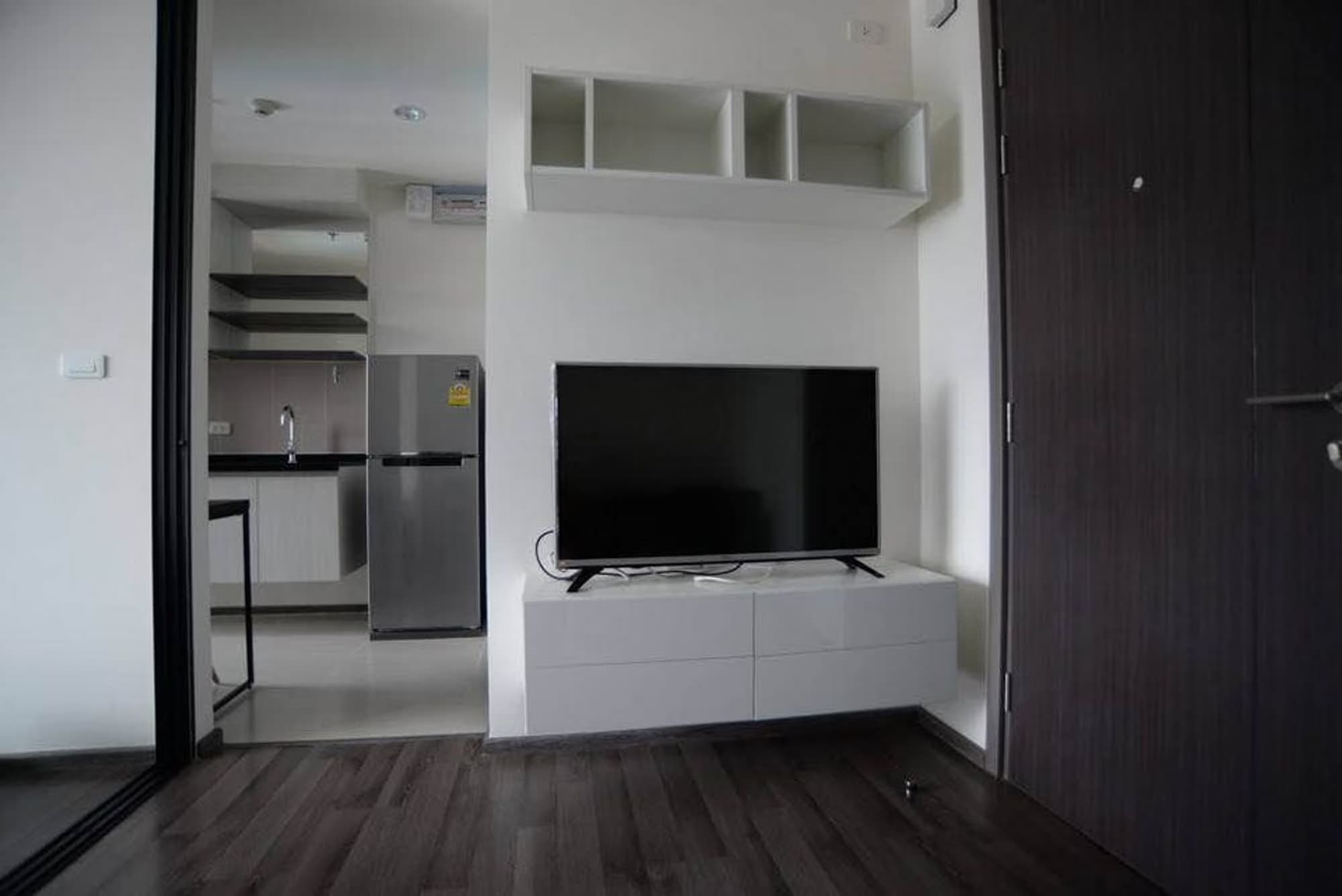  - Image 3