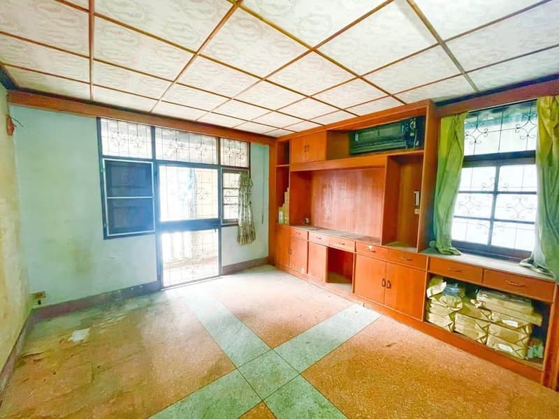 8 Bed House for Sale in Mueang Samut Prakan