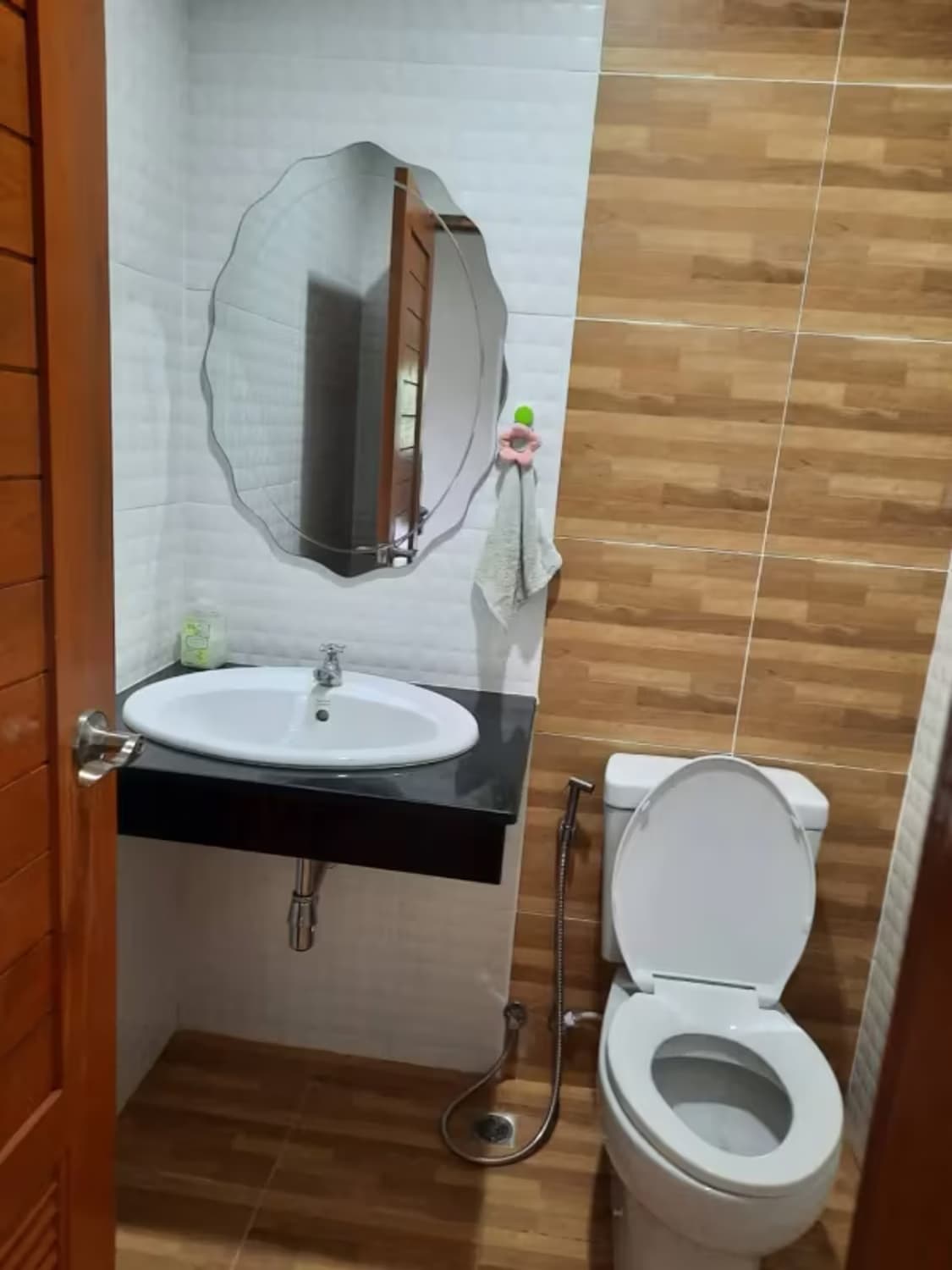 4 Bedroom House - Image 11