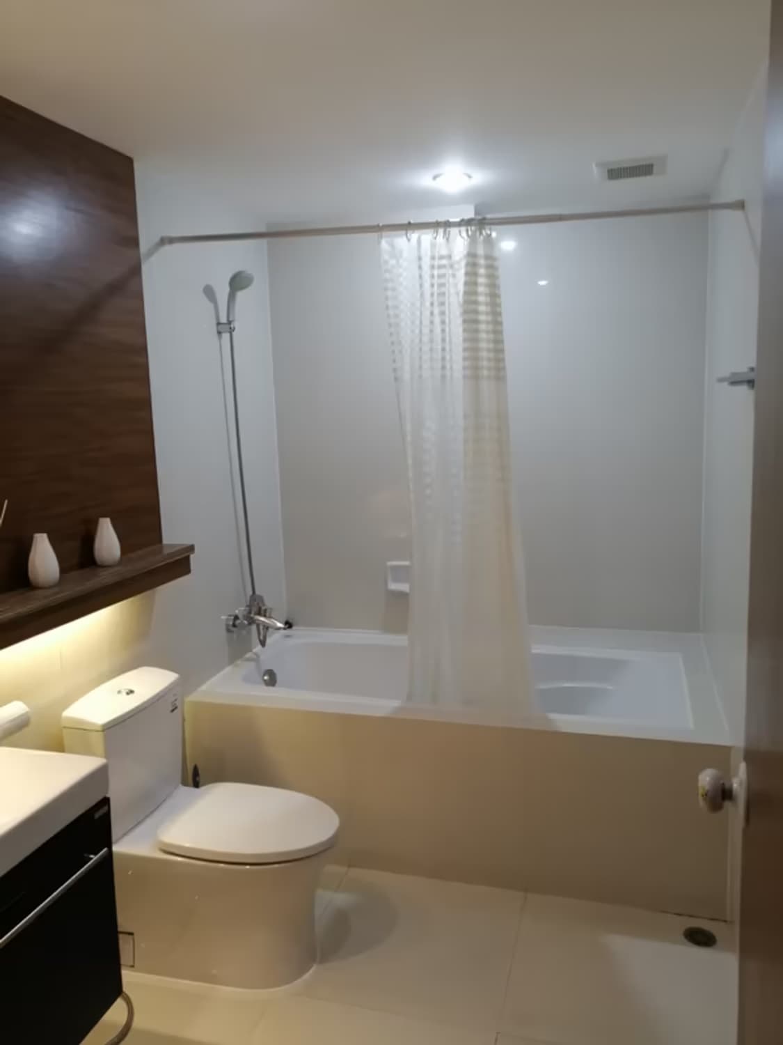 1 Bedroom Condo - Image 7