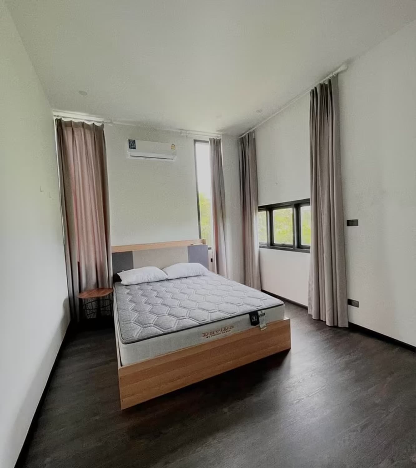 4 Bedroom House - Image 15