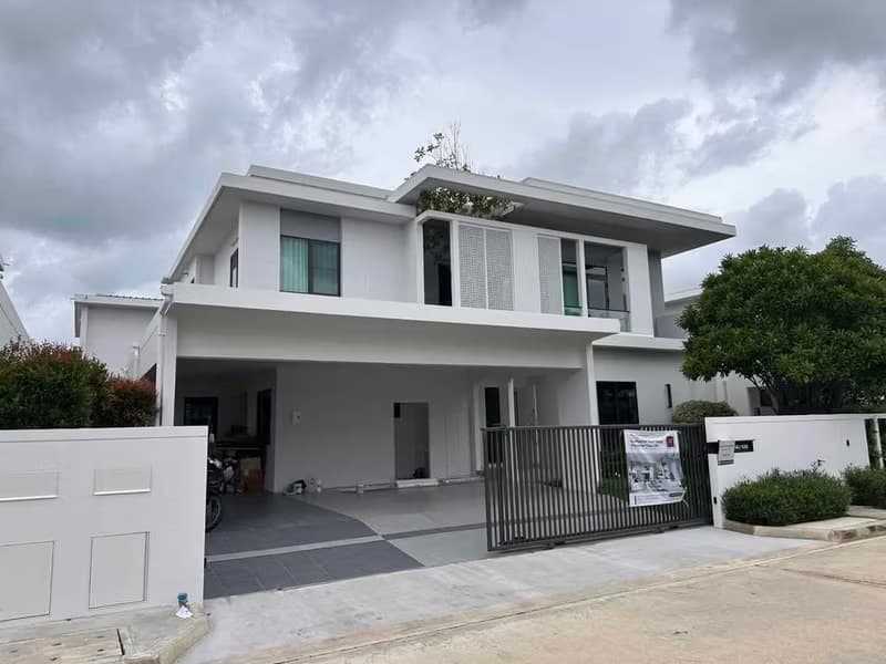 4 Bed House for Rent in อำเภอบางพลี